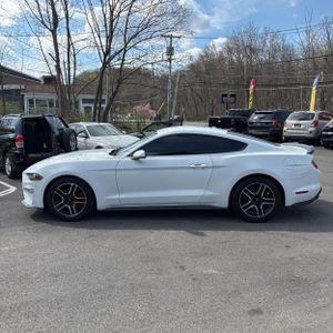 FORD MUSTANG ECOBOOST PREMIUM - 3