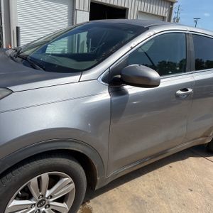 KIA SPORTAGE LX - 2