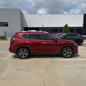 NISSAN ROGUE SV - 10