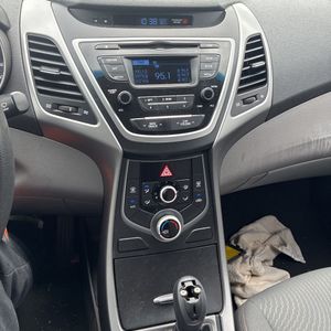 2014 Hyundai ELANTRA SE — миниатюра 37