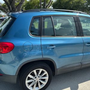 2018 Volkswagen TIGUAN LIMITED 2.0T — фото 9