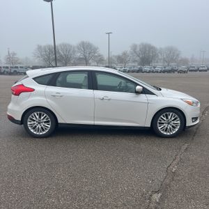 FORD FOCUS TITANIUM - 10