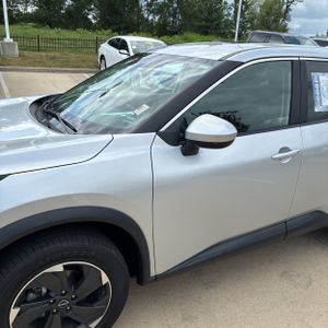 2024 Nissan ROGUE SV — фото 2