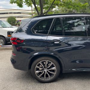 صورة 9 لـ 2024 BMW X5 XDRIVE40I