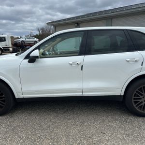PORSCHE CAYENNE PLATINUM EDITION - 4