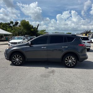 2018 Toyota RAV4 LIMITED — фото 3