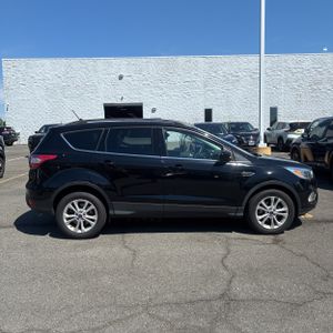 FORD ESCAPE SE - 10