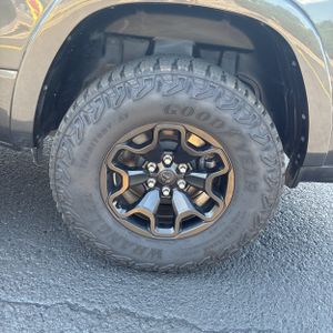 2025 RAM 1500 BIG HORN thumbnail 18