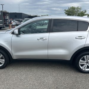 KIA SPORTAGE LX - 3