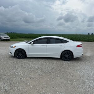 FORD FUSION SE - 3
