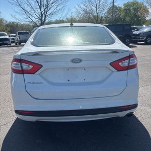 FORD FUSION SE - 7