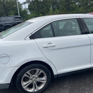 FORD TAURUS SEL - 9