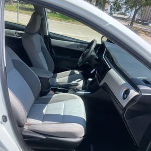 2017 Toyota COROLLA LE — миниатюра 32