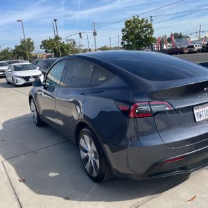 TESLA MODEL Y LONG RANGE - 4