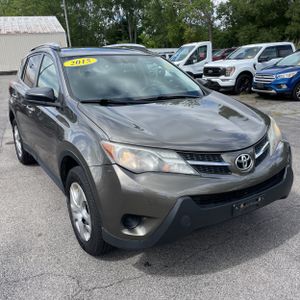 صورة 12 لـ 2015 Toyota RAV4 LE