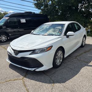 2018 Toyota CAMRY LE — фото 1