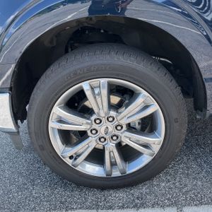 2024 FORD F-150 LARIAT thumbnail 17
