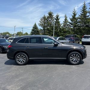 2026 Mercedes-BENZ GLC photo 10