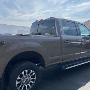 FORD F-250 SUPER DUTY LARIAT - 9