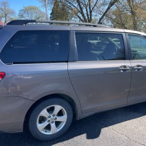 TOYOTA SIENNA - 9
