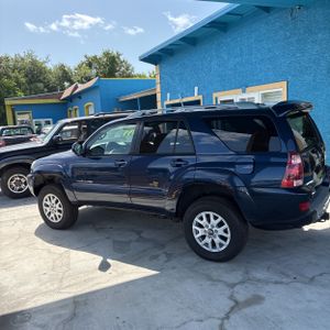 2005 Toyota 4RUNNER SR5 photo 3