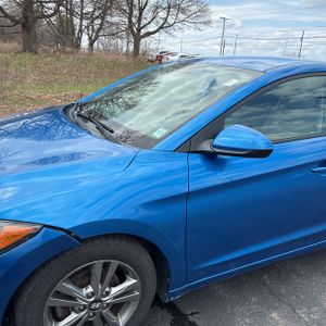 HYUNDAI ELANTRA SE - 2