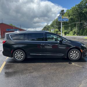 2018 Chrysler PACIFICA TOURING L — фото 10