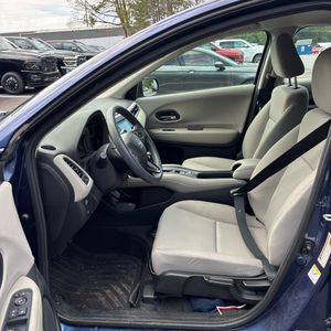 2016 Honda HR-V LX photo 32