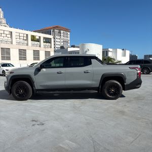 CHEVROLET SILVERADO EV LT - 3