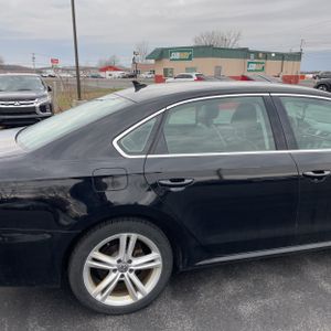 VOLKSWAGEN PASSAT 2.0L TDI SE - 9