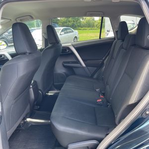 2017 Toyota RAV4 LE — миниатюра 33