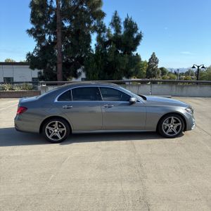 MERCEDES-BENZ E-CLASS - 10