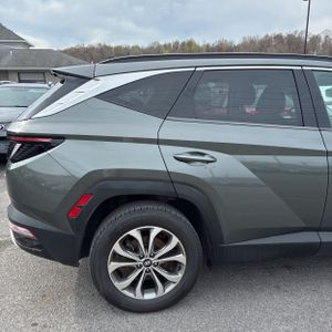 HYUNDAI TUCSON LIMITED - 9