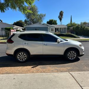 2017 Nissan ROGUE SV 照片 10