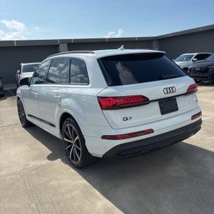 صورة 5 لـ 2024 AUDI Q7 PRESTIGE