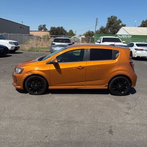 2017 Chevrolet SONIC LT AUTO 照片 3