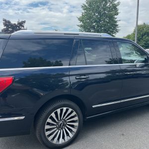 صورة 9 لـ 2021 Lincoln NAVIGATOR RESERVE