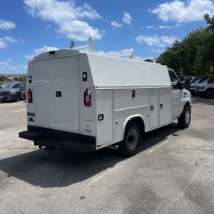 FORD E-350 CUTAWAY - 8