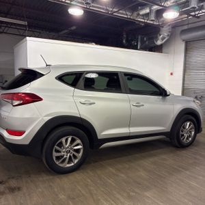 HYUNDAI TUCSON SE - 10