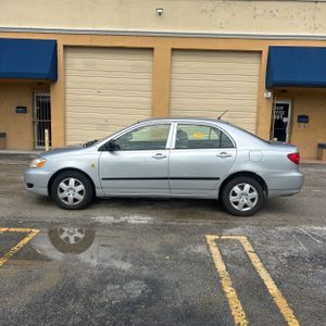 Toyota Corolla CE - 3