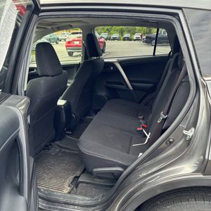صورة 33 لـ 2017 Toyota RAV4 XLE