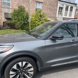 FORD EXPLORER PLATINUM - 2