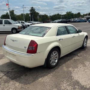 2005 Chrysler 300 C — фото 8