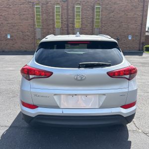 HYUNDAI TUCSON SEL PLUS - 7