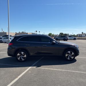 MERCEDES-BENZ GLC - 10