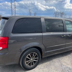 DODGE GRAND CARAVAN SXT 30TH ANNIVERSARY - 9