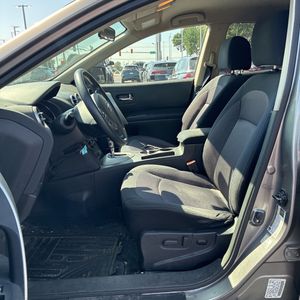 2011 Nissan ROGUE SV photo 32