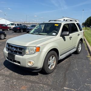 2009 FORD ESCAPE XLT photo 1