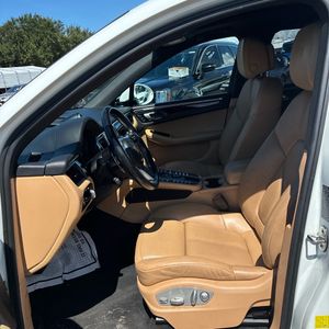 2018 Porsche MACAN BASE — фото 32