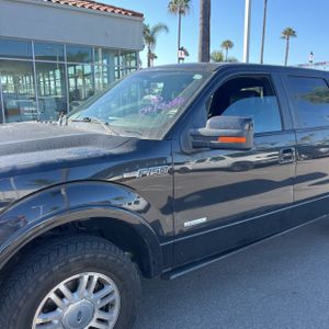 2013 FORD F-150 LARIAT photo 2